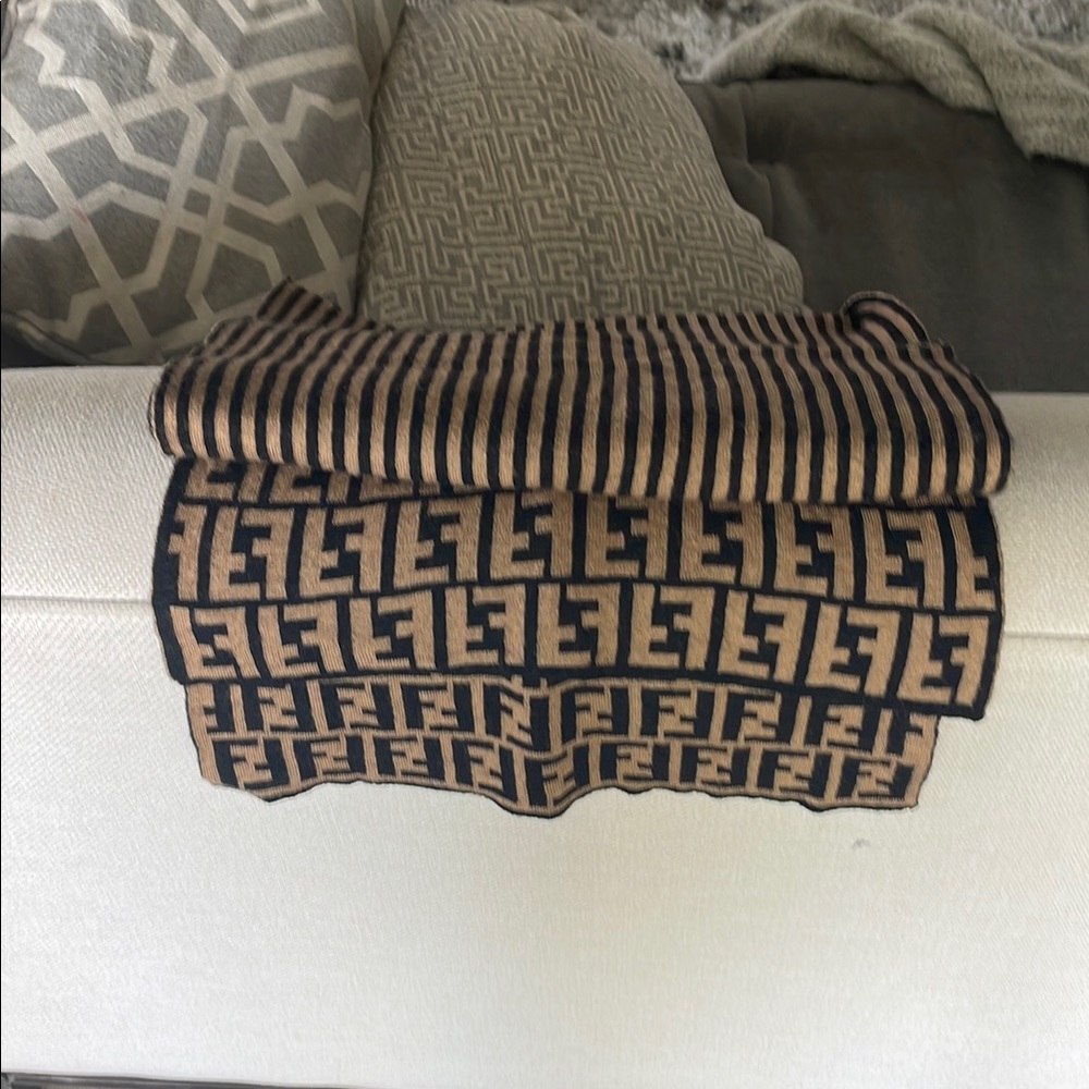Fendi Black and Tan Striped Scarf - Picture 4 of 4